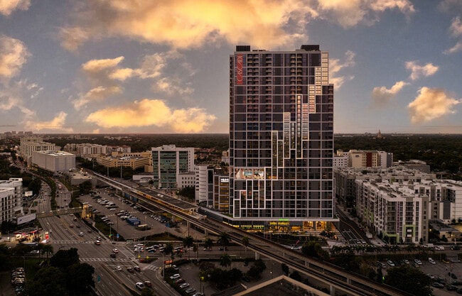 Building Photo - Cascade At Link