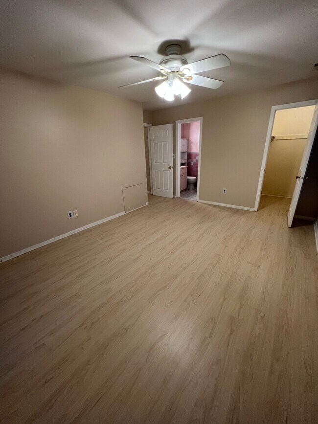 Master Bedroom - 32 Waterview Dr