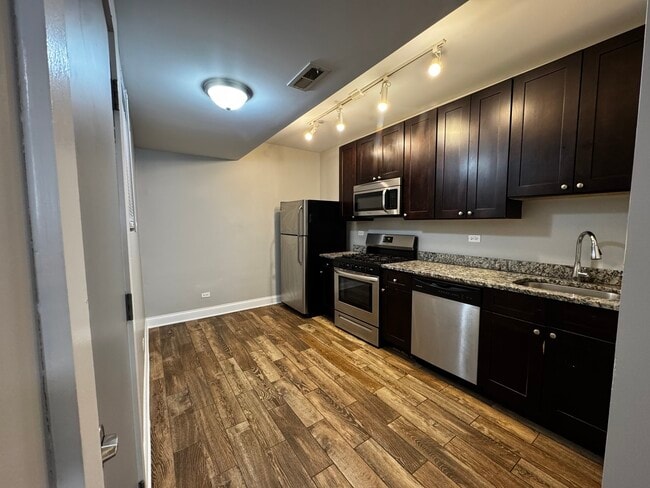 Foto del edificio - 5001 N Sawyer Ave