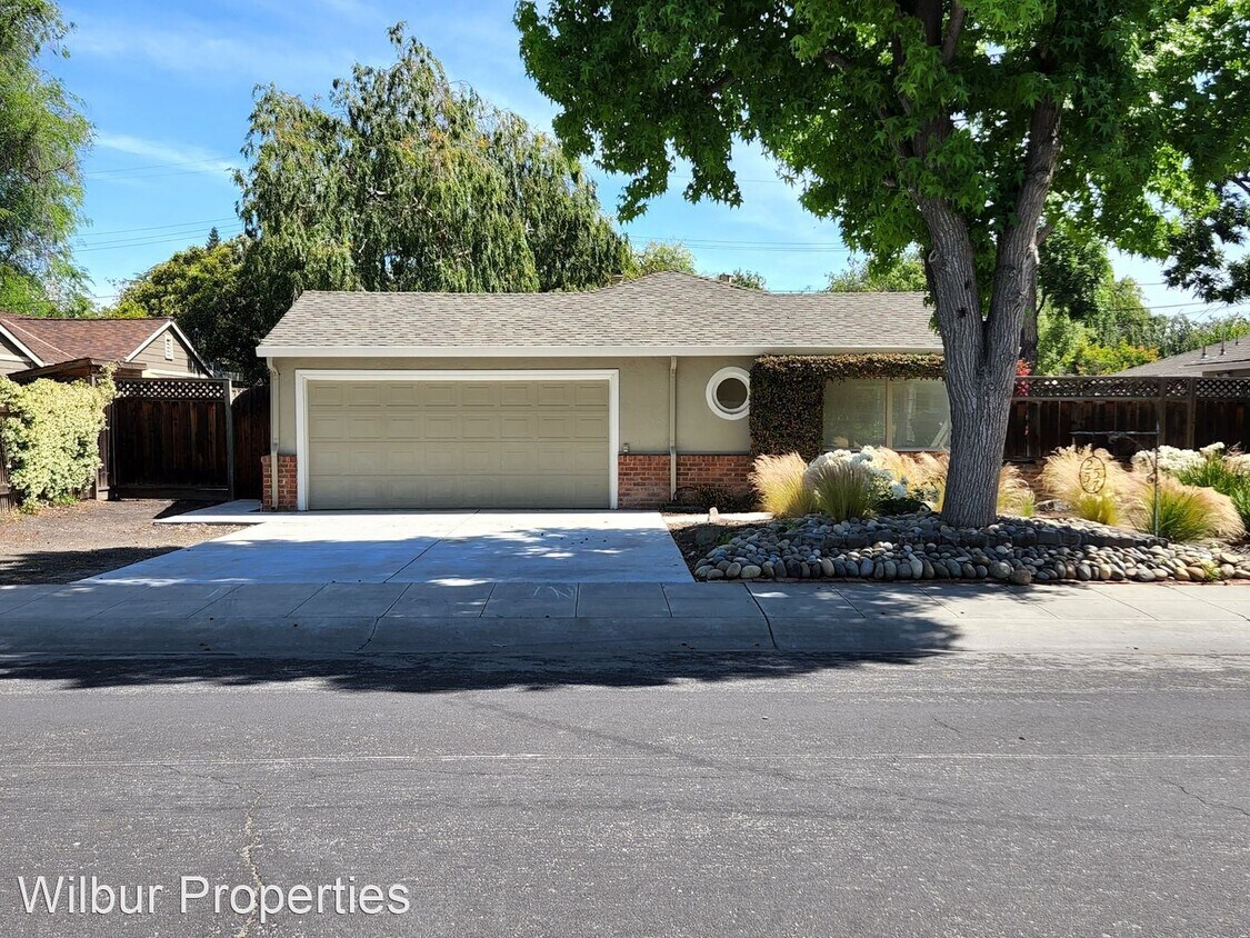 Foto principal - 3 br, 1 bath House - 2557 Ross Road