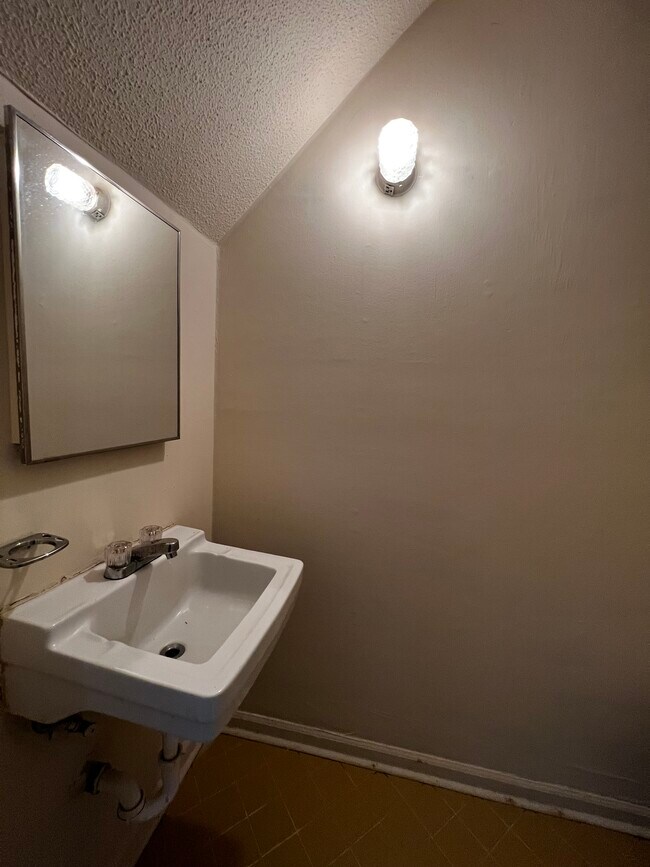Foto del edificio - 318 N Poplar St