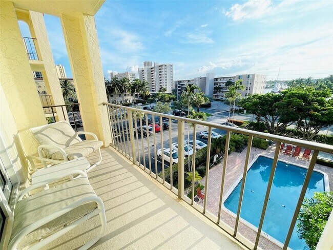 Foto del edificio - 400 N Riverside Dr