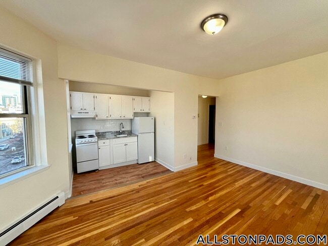 Building Photo - 64 Brighton Ave