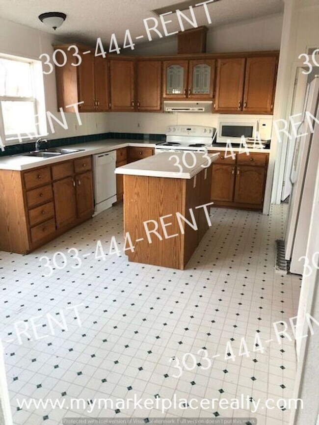 Foto del edificio - 4 Bedroom & 2 Bathroom Home in Federal Hei...