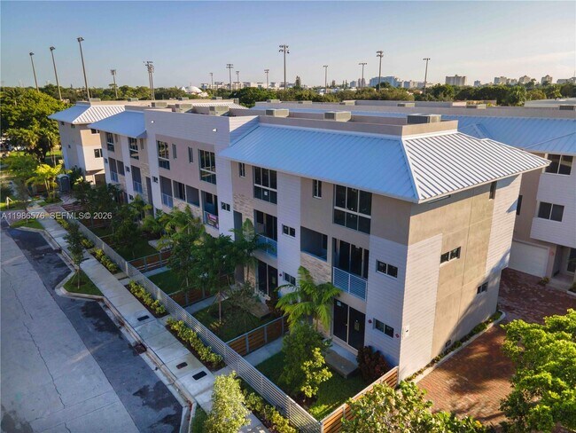 Foto del edificio - 626 NE 12th Ave