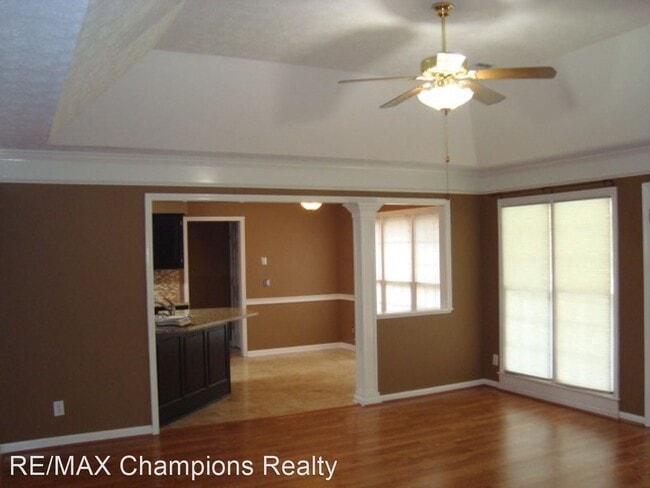 Building Photo - 4 br, 2 bath House - 1555 Doubletree Drive