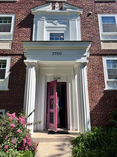 Foto del edificio - 3750 39th St NW