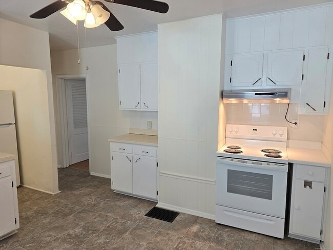 Photo - 21 Oakwood St House