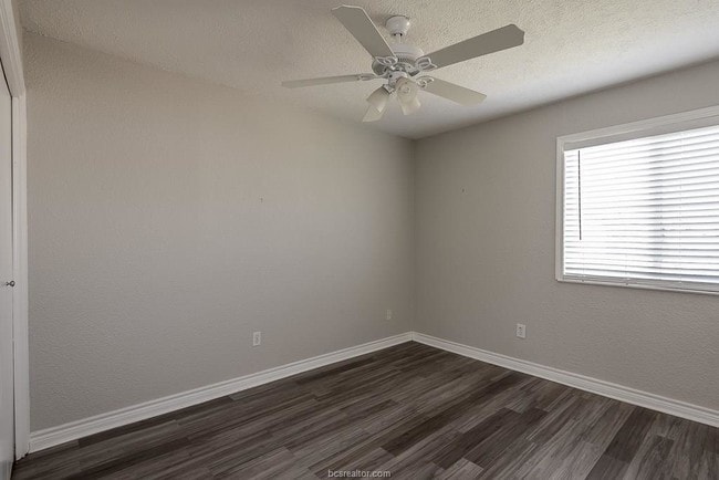 Building Photo - 804 Oran Cir
