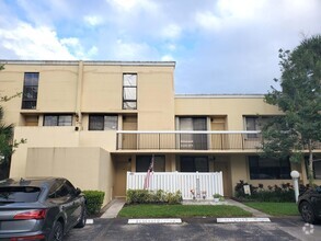 Building Photo - 2930 SW 87th Terrace