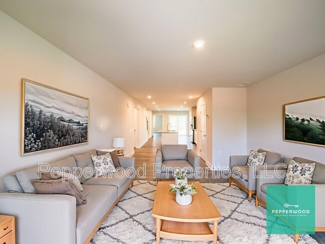 Building Photo - 4555 Duparc Way