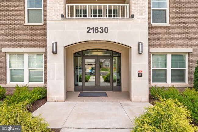 Foto del edificio - 21630 Hawksbill High Cir