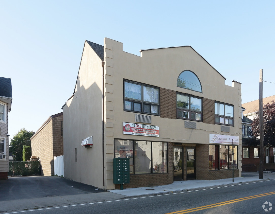 Primary Photo - 340 Maple Ave