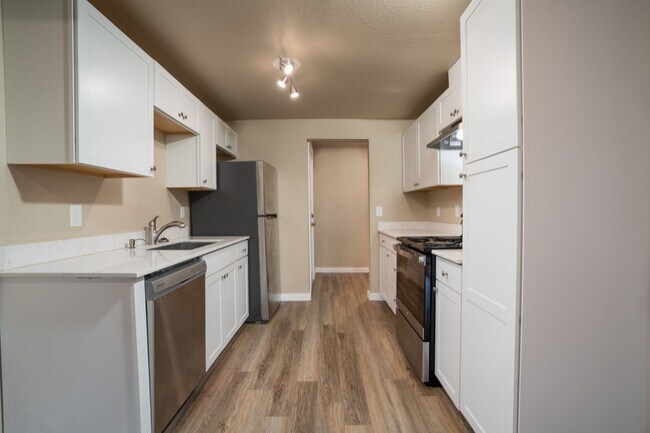 Foto del edificio - 1801 Woodland Glen Dr S