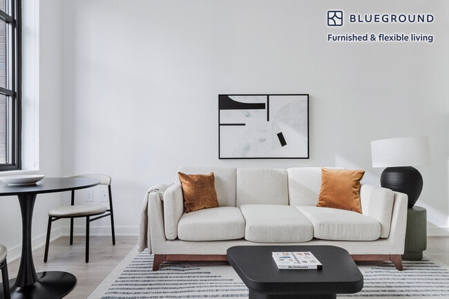 Building Photo - 135 York St