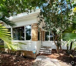 Building Photo - 5415 N Flagler Dr