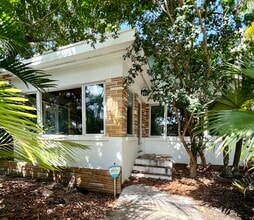Building Photo - 5415 N Flagler Dr
