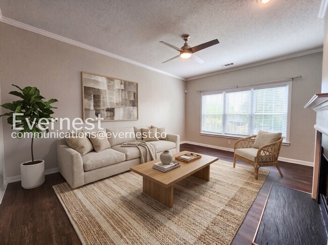 Foto del edificio - 3 Bed, 2.5 Bath Townhome with Garage / Pet-Friendly / Coming Soon!