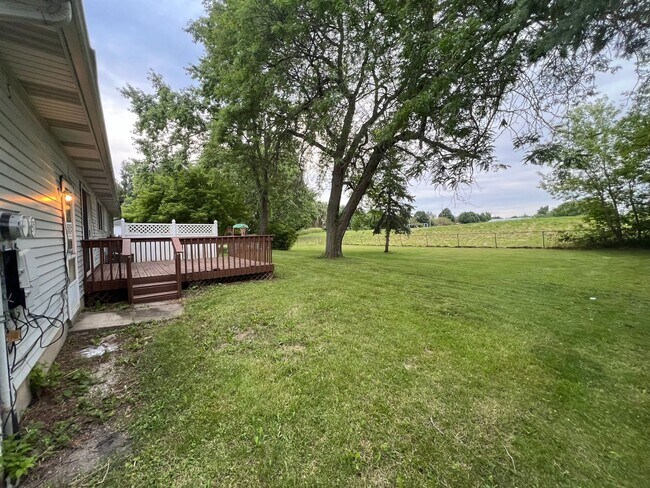 Foto del edificio - Beautiful 3 bedroom 1 bathroom Home (Section 8 Aproved)