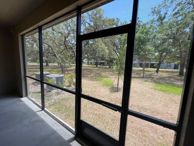 Building Photo - Wesley Chapel Town Home with Garage