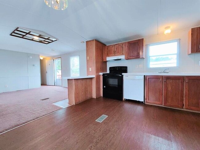 Building Photo - 308 Sunshine Dr