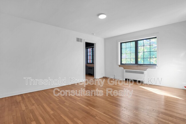 Foto del edificio - 451 E Town St