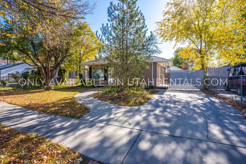 Primary Photo - 1141 W Fremont Ave