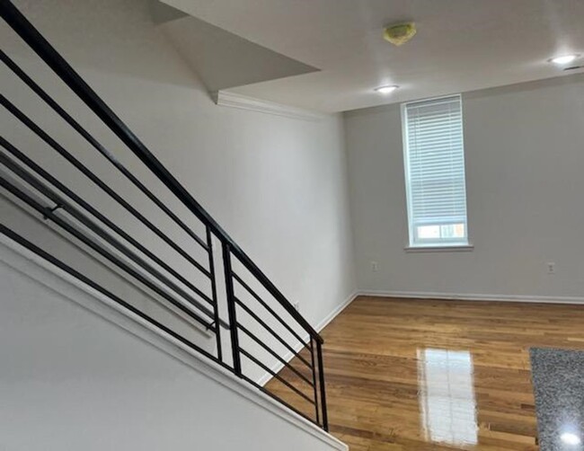 Foto del edificio - 728 N 40th St