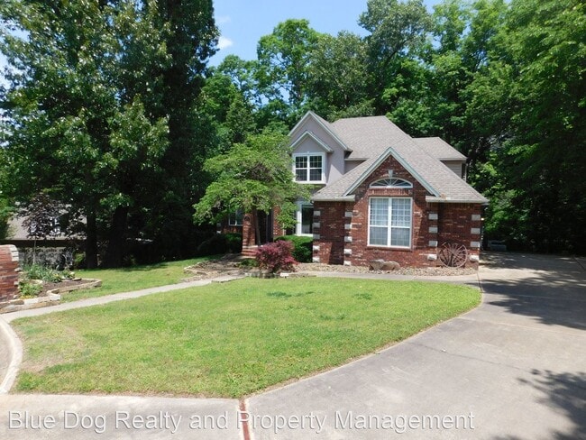 Building Photo - 4 br, 3.5 bath House - 310 Laurinda Drive