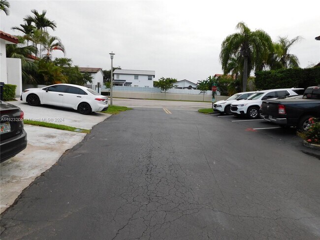 Foto del edificio - 8418 SW 208th Terrace