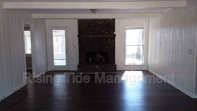 Building Photo - 3211 Churchview Way