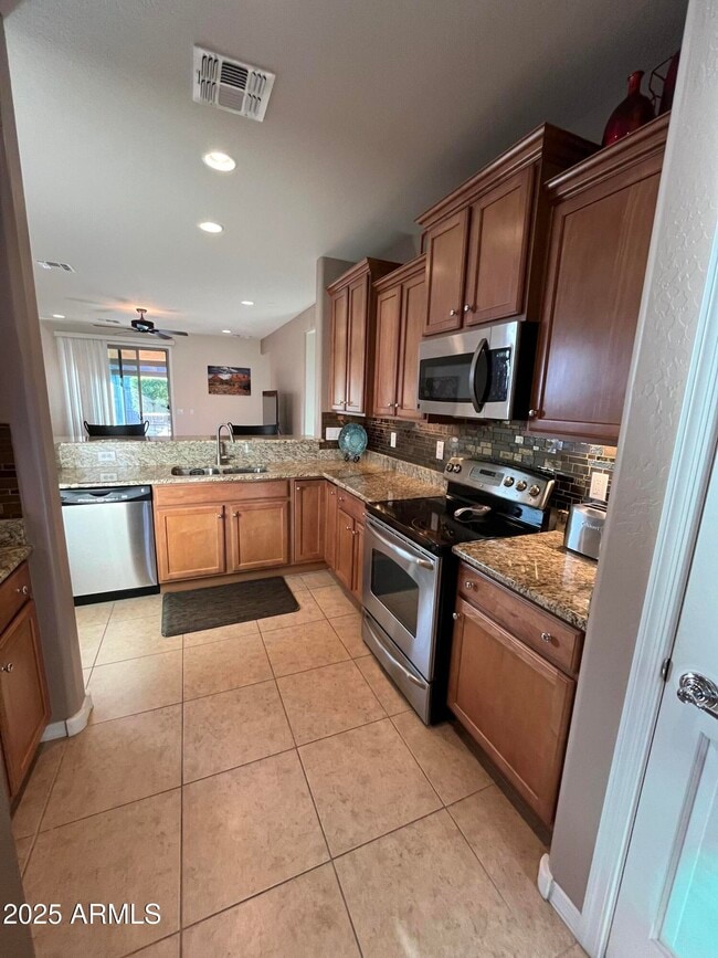 Building Photo - 26197 Vista Dr