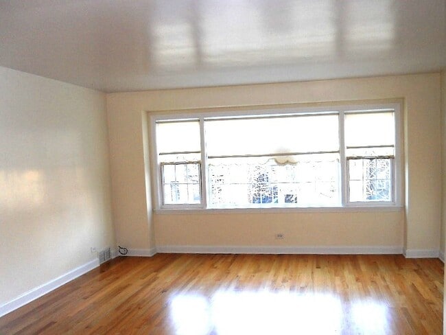 Building Photo - 5534 N Campbell Ave