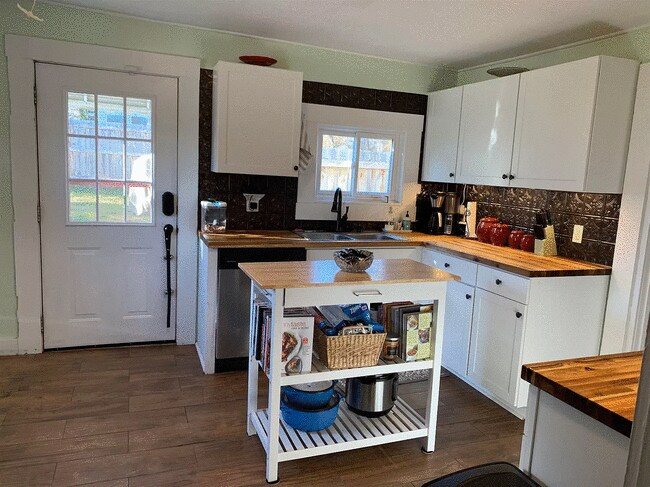 Kitchen - 401 S Gratz St
