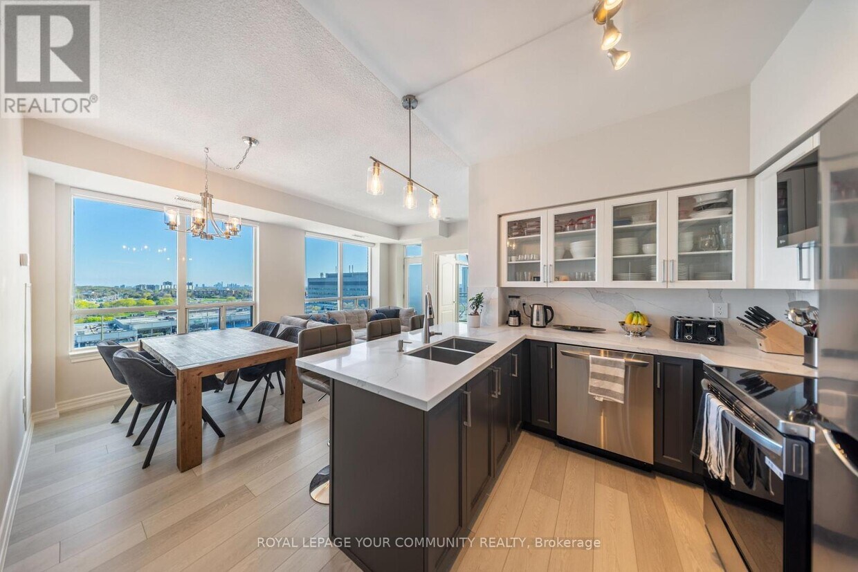 Photo principale - 2772-2772 Keele St