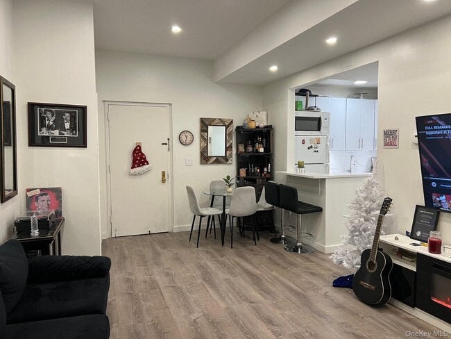 Building Photo - 1250 North Ave