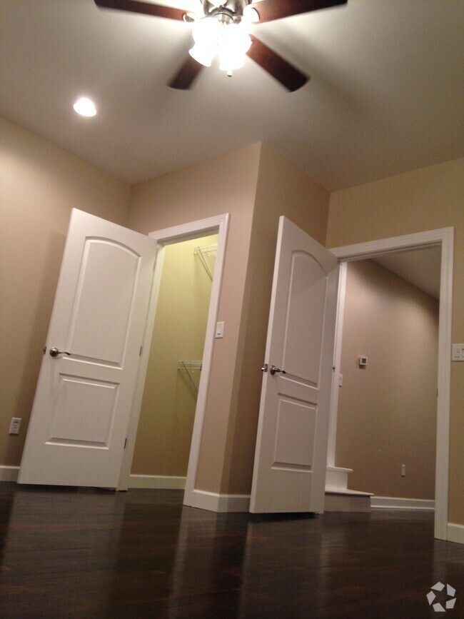 Apartments For Rent in Lamar PA with Hardwood Floors 3 Rentals