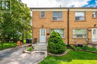 Building Photo - 83 East Dr