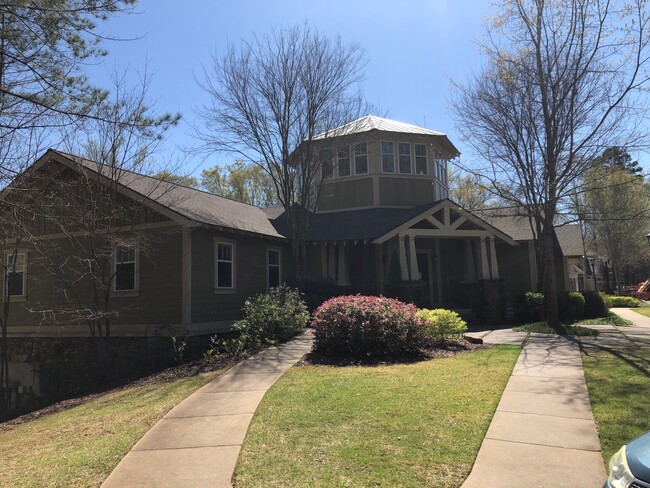 Building Photo - 490 Barnett Shoals Rd