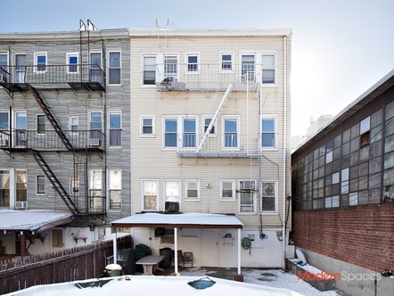 Building Photo - 533 47th Rd