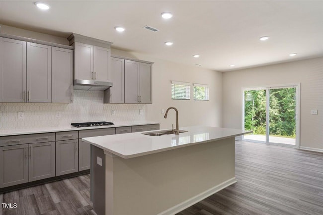 Building Photo - 937 Avonmore Dr