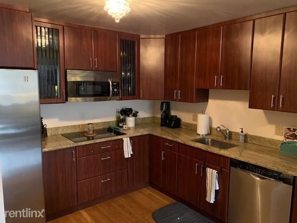 Building Photo - 1 br, 1.5 bath  - 210 Nahanton St