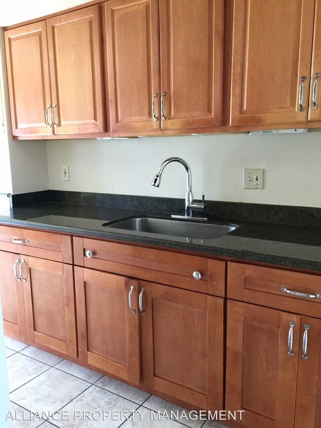 Foto del edificio - 3 br, 1.5 bath House - 794 Simpson Place