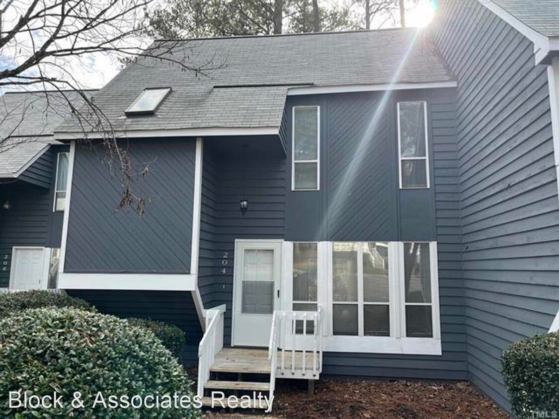 Primary Photo - 3 br, 2.5 bath House - 204 Virginia Place