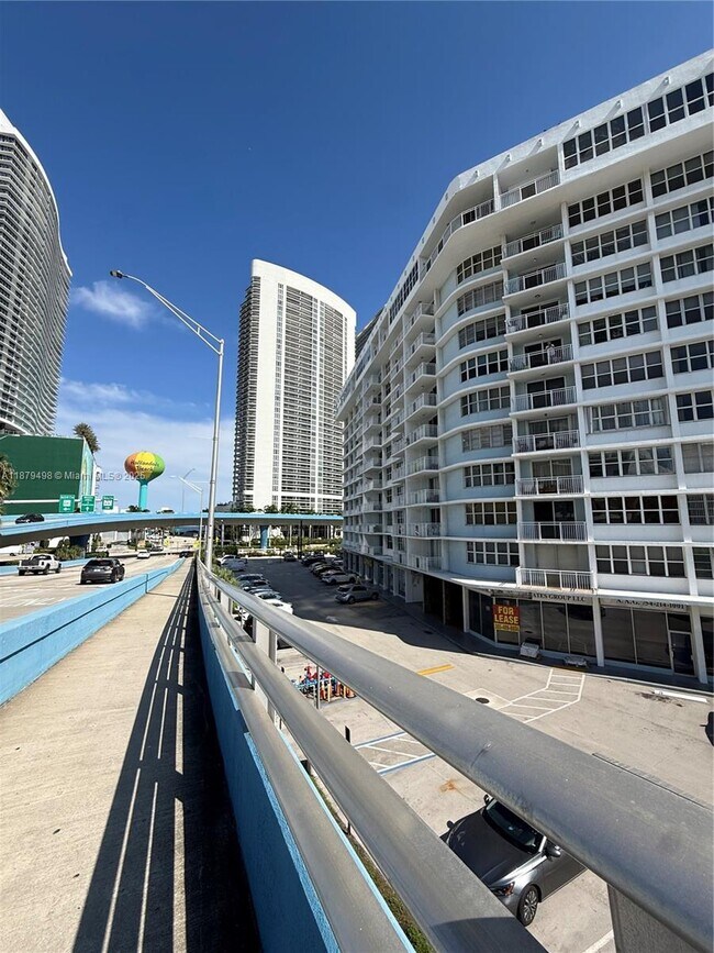 Building Photo - 1801 S Ocean Dr
