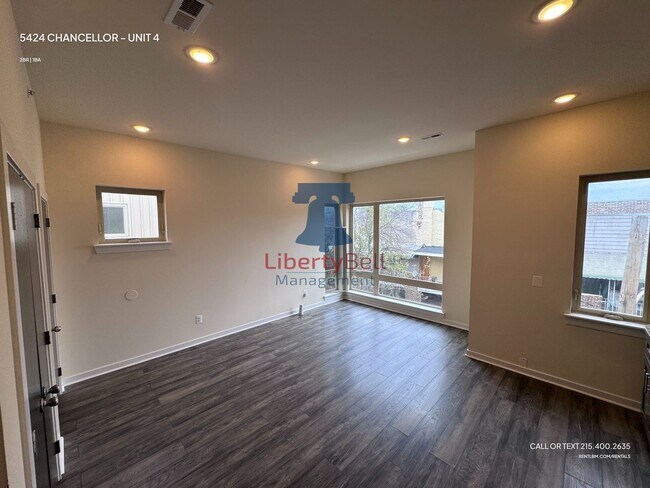 Foto del edificio - 5424 Chancellor St