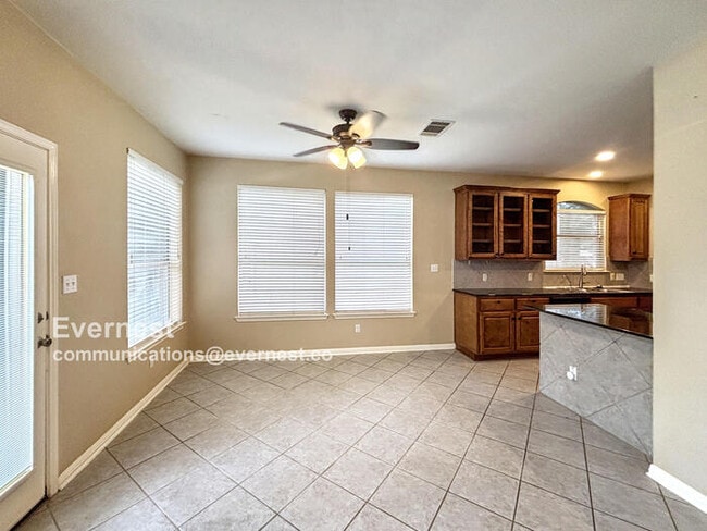 Foto del edificio - 1440 Hargis Creek Trail