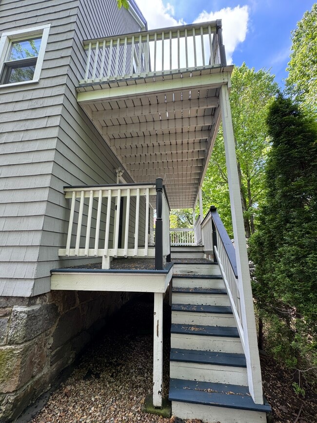 Building Photo - 7 Alcott St