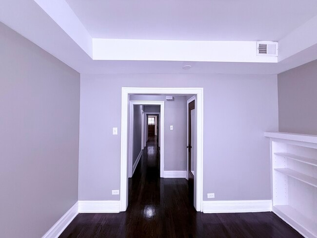 Building Photo - 6649 S Drexel Ave