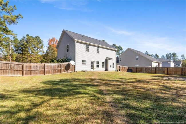 Foto del edificio - 2051 Hayfield Rd